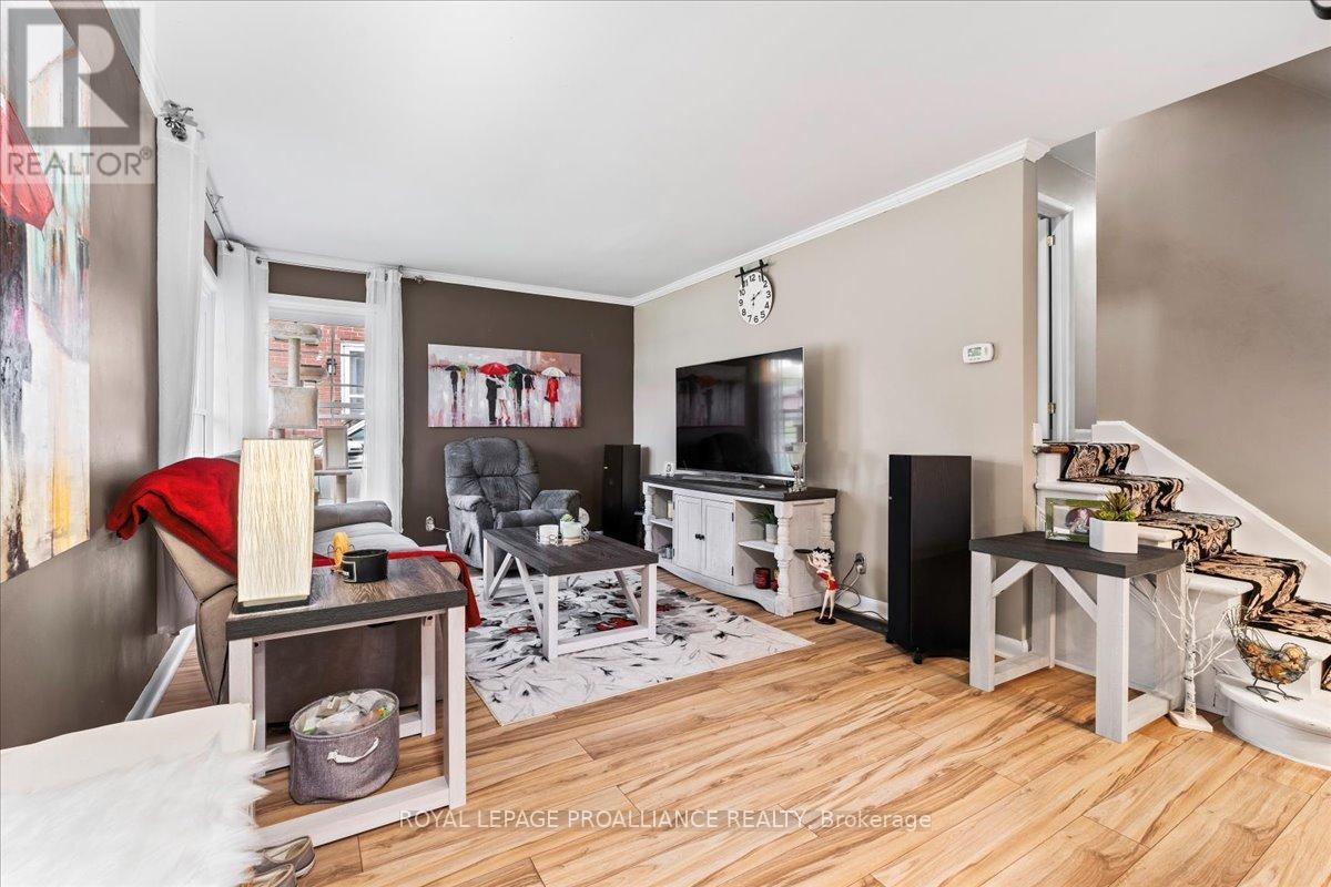 23 Alfred Drive, Belleville, Ontario  K8N 4M6 - Photo 5 - X12445691