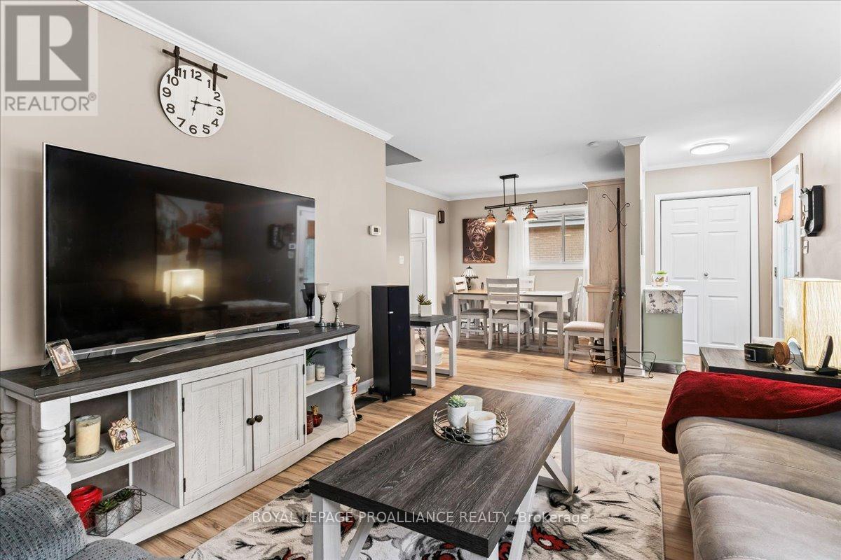 23 Alfred Drive, Belleville, Ontario  K8N 4M6 - Photo 8 - X12445691