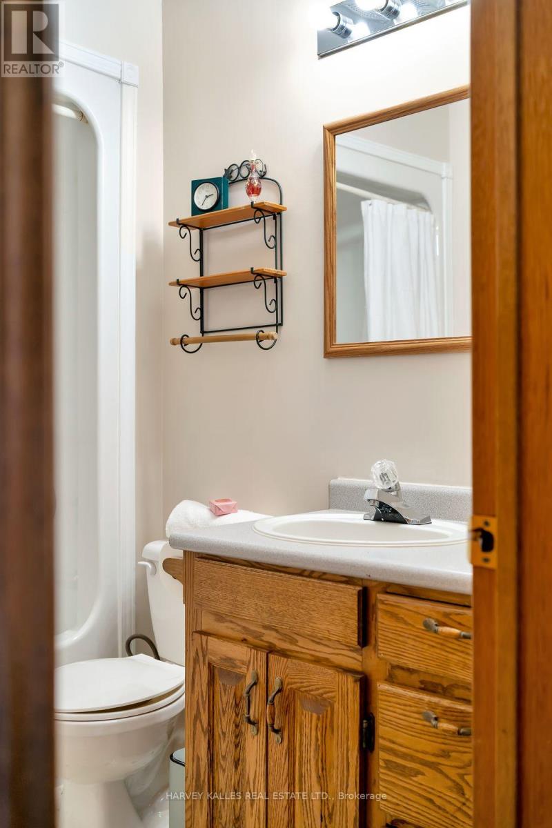 198 Welbanks Road, Prince Edward County, Ontario  K0K 1P0 - Photo 17 - X12446517