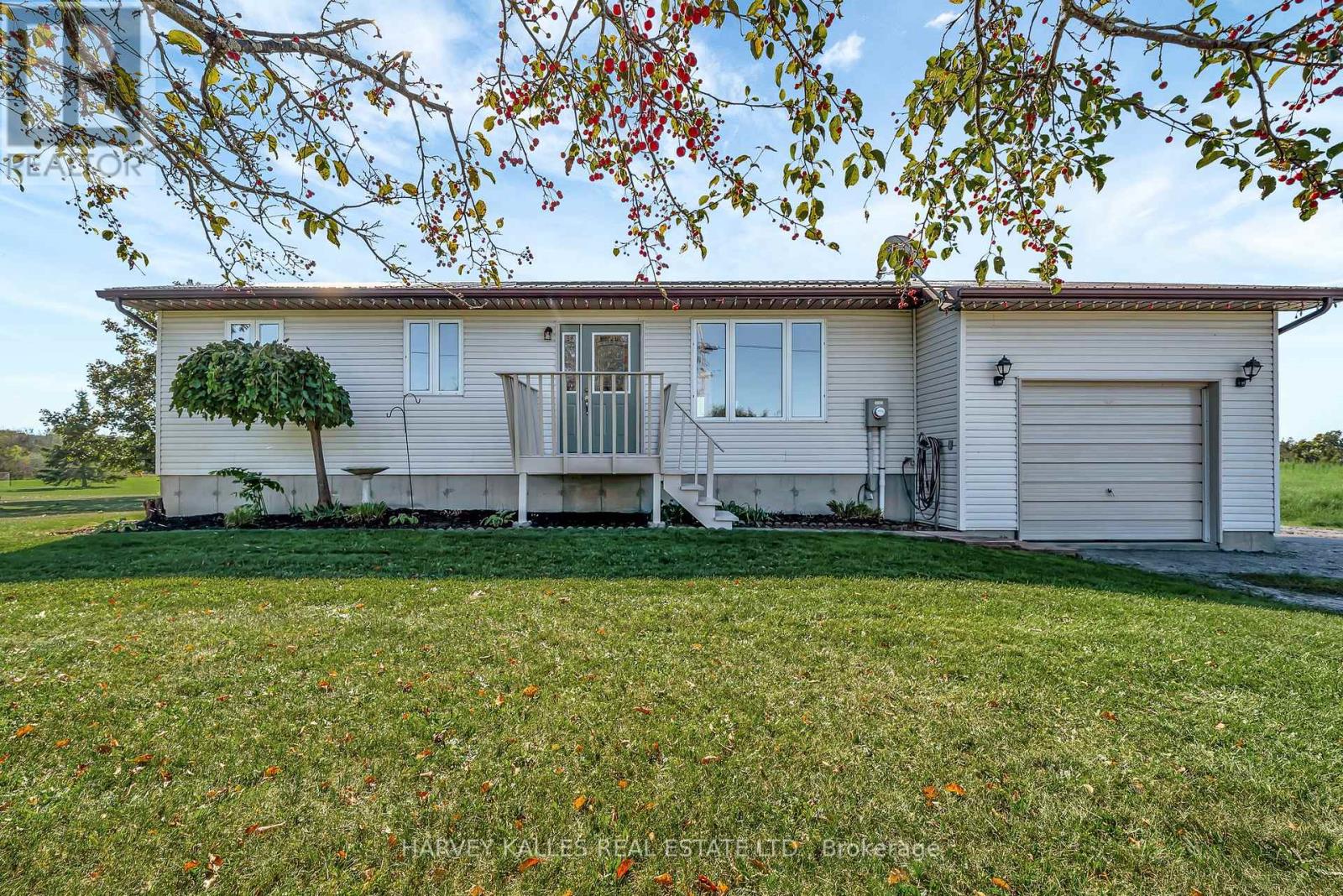 198 Welbanks Road, Prince Edward County, Ontario  K0K 1P0 - Photo 32 - X12446517