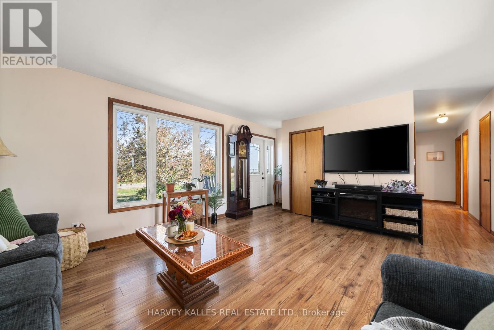 198 Welbanks Road, Prince Edward County, Ontario  K0K 1P0 - Photo 7 - X12446517