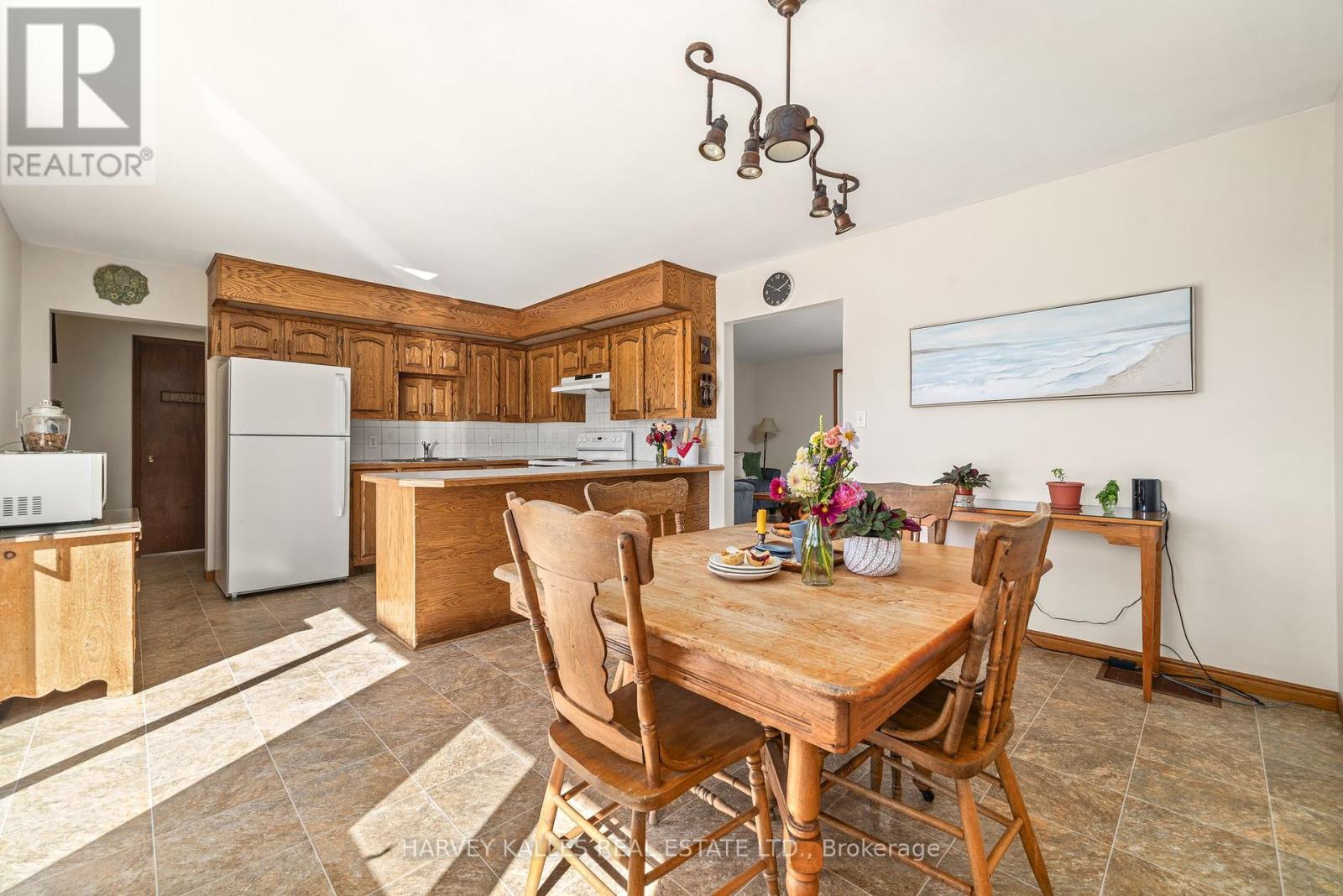 198 Welbanks Road, Prince Edward County, Ontario  K0K 1P0 - Photo 8 - X12446517