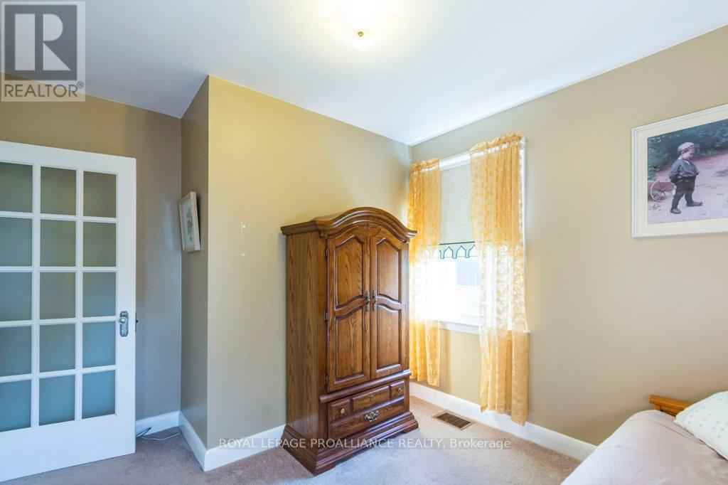 18 Holmes Road, Belleville, Ontario  K8P 4G6 - Photo 18 - X12446837