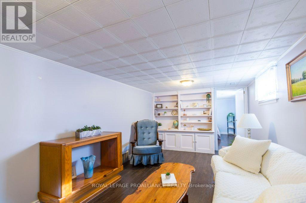 18 Holmes Road, Belleville, Ontario  K8P 4G6 - Photo 21 - X12446837