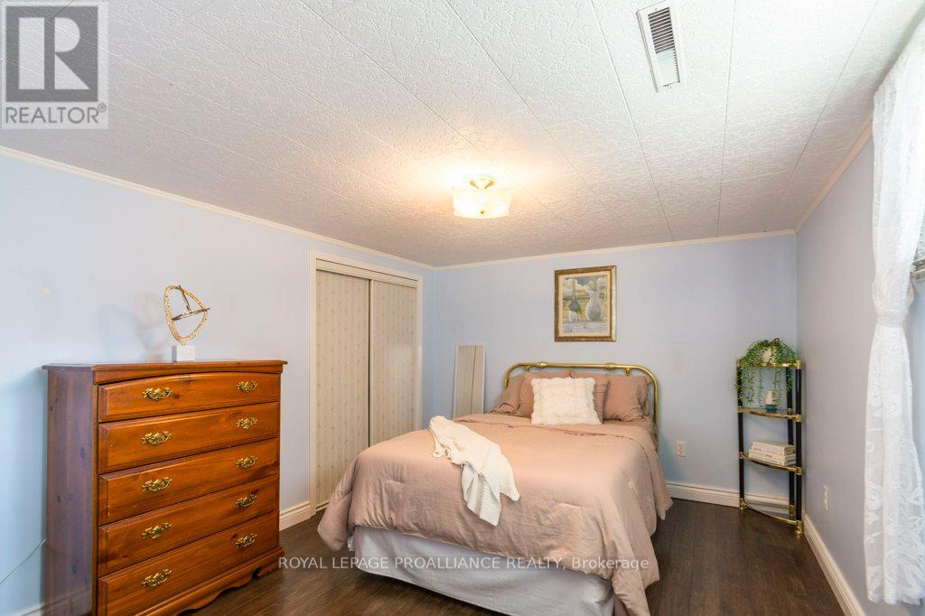 18 Holmes Road, Belleville, Ontario  K8P 4G6 - Photo 23 - X12446837