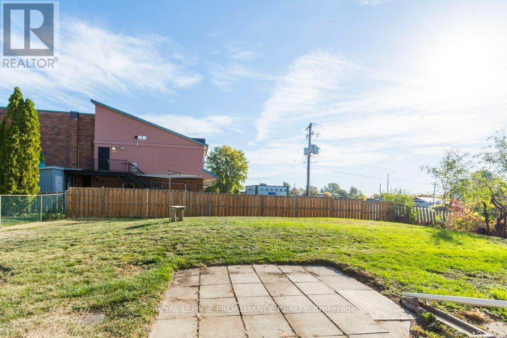 18 Holmes Road, Belleville, Ontario  K8P 4G6 - Photo 27 - X12446837