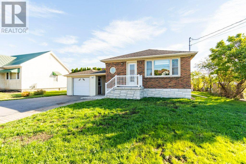 18 Holmes Road, Belleville, Ontario  K8P 4G6 - Photo 4 - X12446837