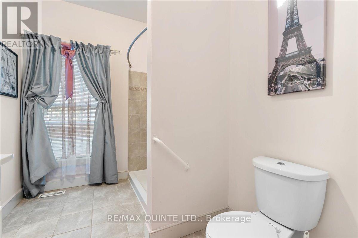 23 - 1 Rosemary Court, Prince Edward County, Ontario  K0K 2T0 - Photo 20 - X12449029