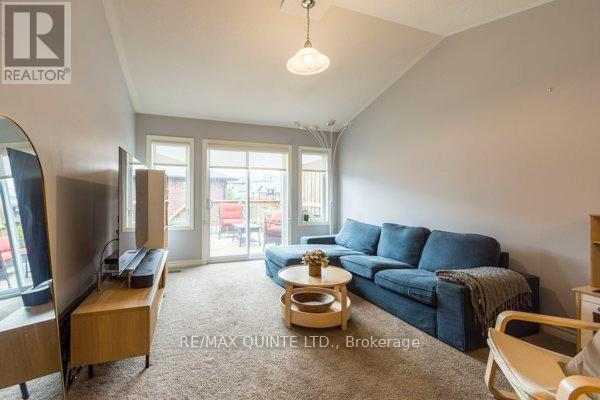 33 Chinook Street, Belleville, Ontario  K8P 0C6 - Photo 18 - X12452495