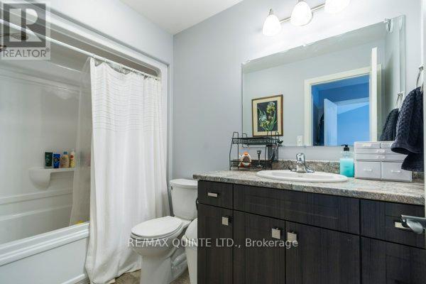 33 Chinook Street, Belleville, Ontario  K8P 0C6 - Photo 22 - X12452495