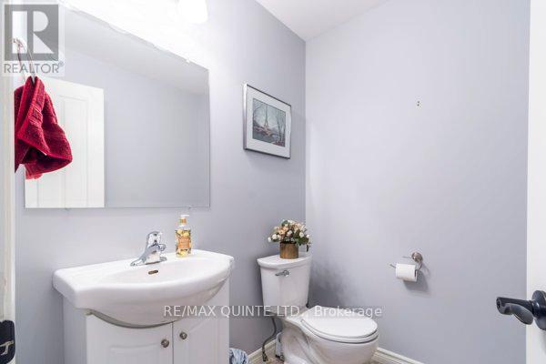 33 Chinook Street, Belleville, Ontario  K8P 0C6 - Photo 23 - X12452495