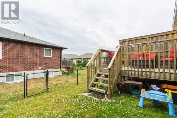 33 Chinook Street, Belleville, Ontario  K8P 0C6 - Photo 24 - X12452495