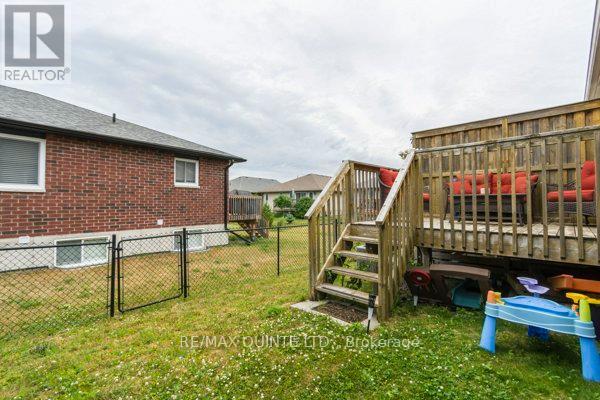 33 Chinook Street, Belleville, Ontario  K8P 0C6 - Photo 25 - X12452495
