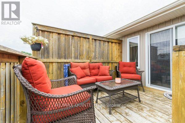 33 Chinook Street, Belleville, Ontario  K8P 0C6 - Photo 26 - X12452495