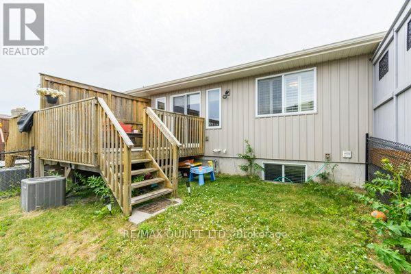 33 Chinook Street, Belleville, Ontario  K8P 0C6 - Photo 27 - X12452495