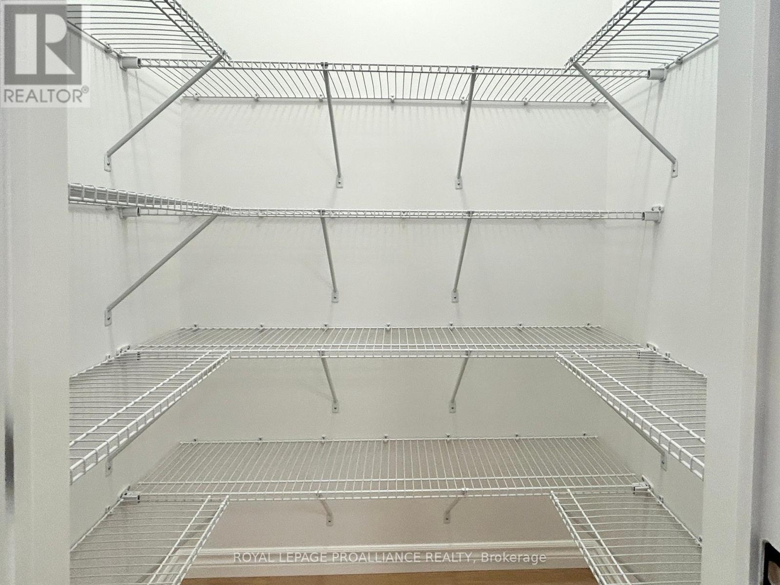 33 Athabaska Drive, Belleville, Ontario  K8N 0T1 - Photo 11 - X12452502