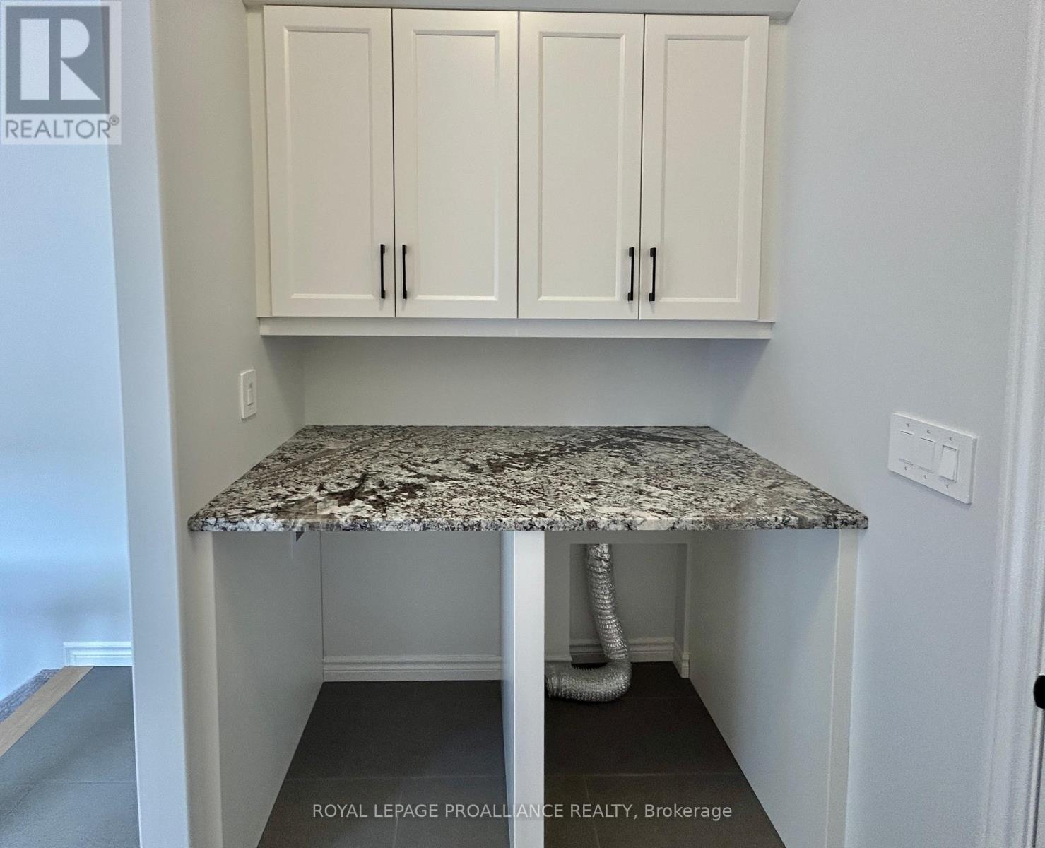 33 Athabaska Drive, Belleville, Ontario  K8N 0T1 - Photo 19 - X12452502