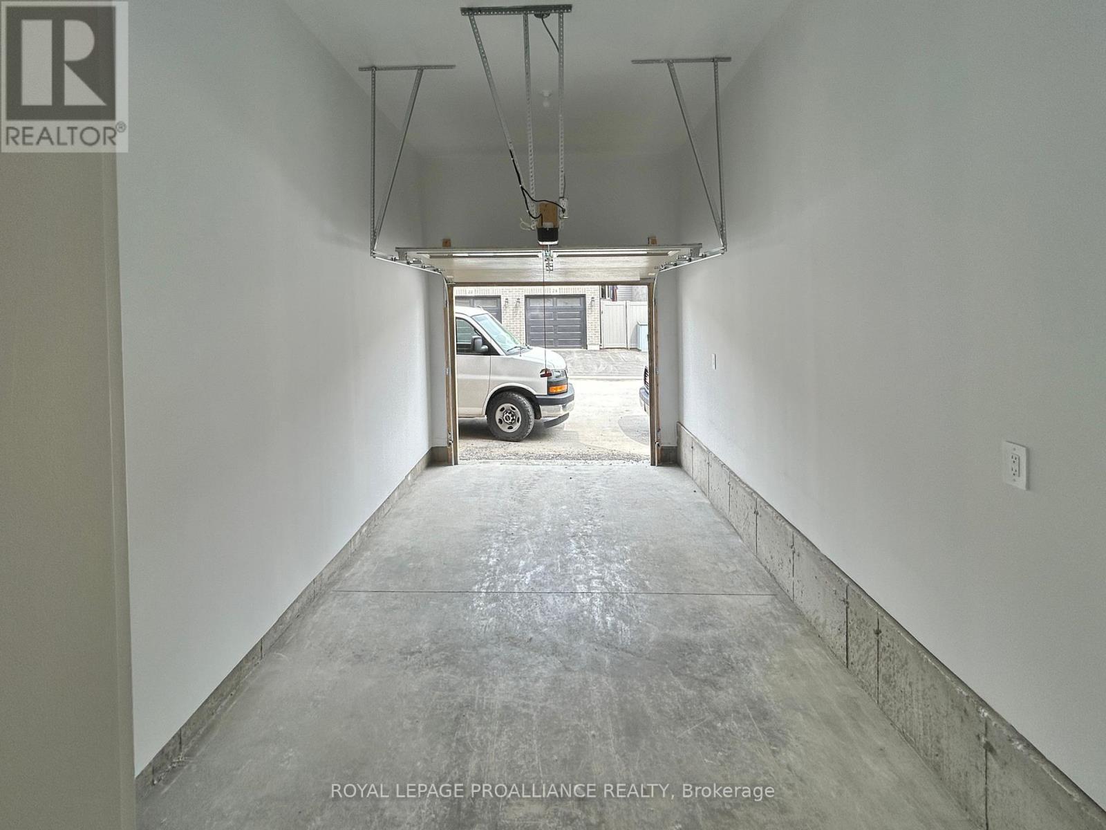 33 Athabaska Drive, Belleville, Ontario  K8N 0T1 - Photo 20 - X12452502