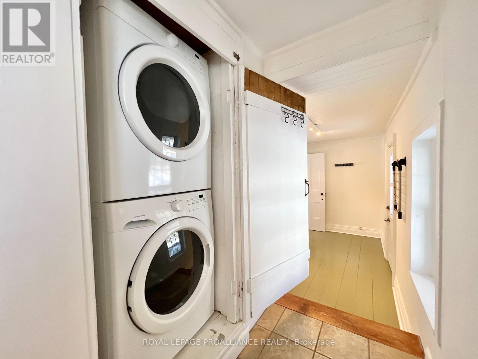 374 Bloomfield Main Street, Prince Edward County, Ontario  K0K 1G0 - Photo 17 - X12454834