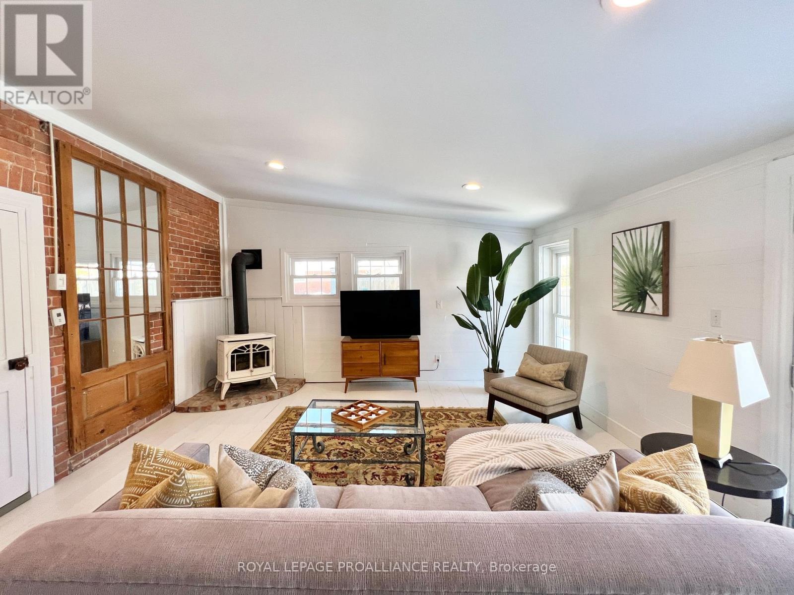 374 Bloomfield Main Street, Prince Edward County, Ontario  K0K 1G0 - Photo 22 - X12454834