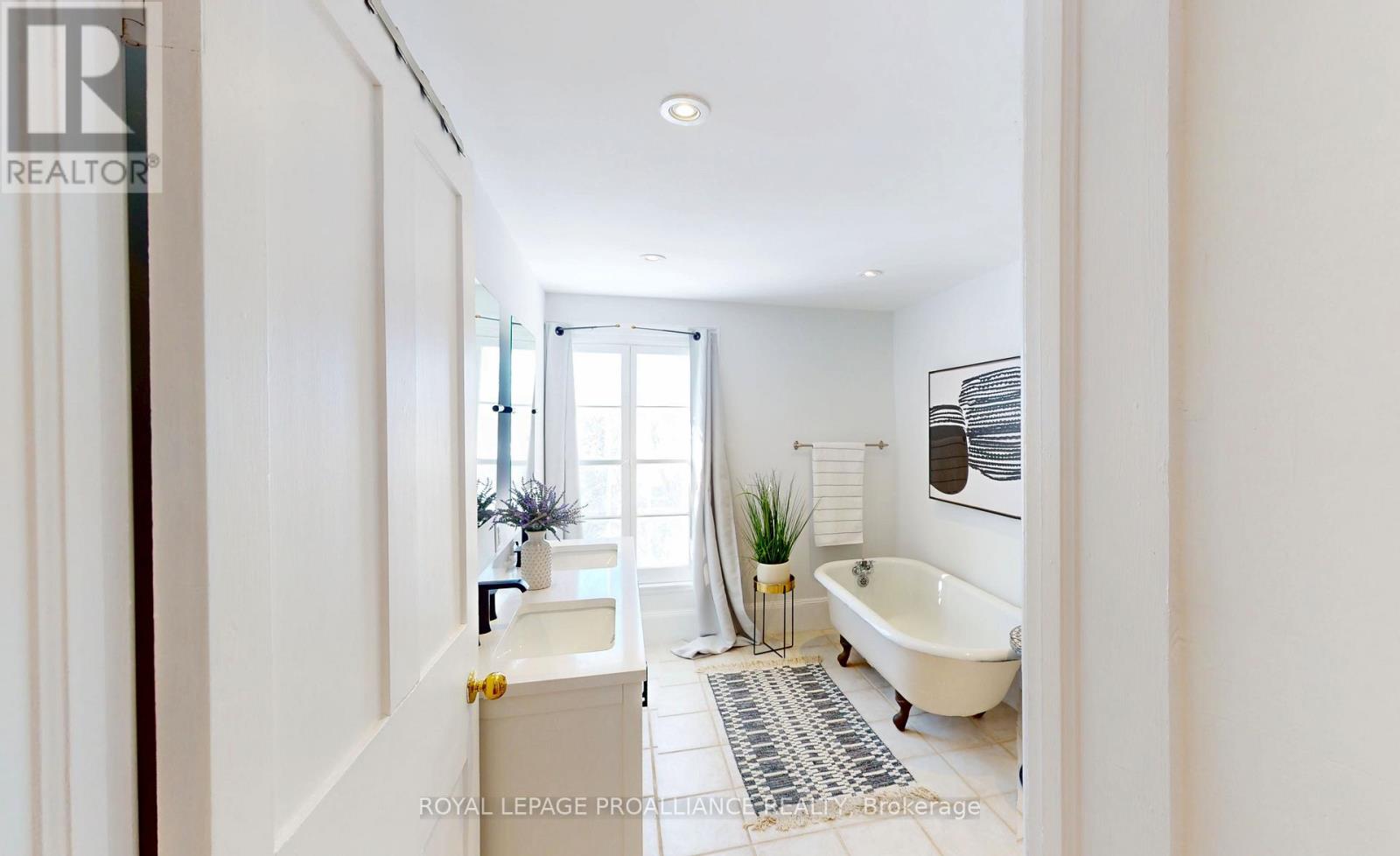 374 Bloomfield Main Street, Prince Edward County, Ontario  K0K 1G0 - Photo 32 - X12454834