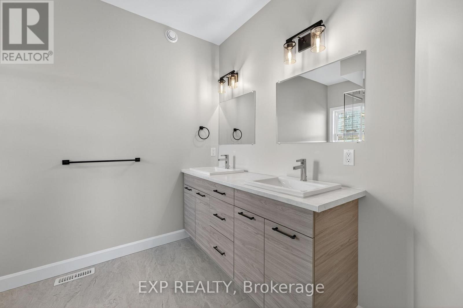 6 Vaughn Court, Belleville, Ontario  K8N 0R7 - Photo 28 - X12454997