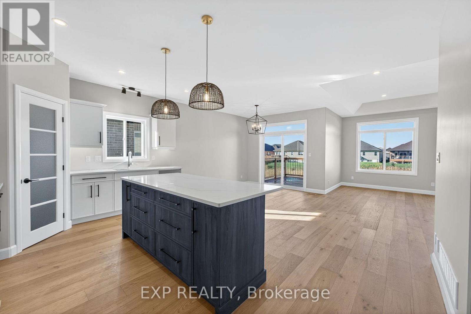 6 Vaughn Court, Belleville, Ontario  K8N 0R7 - Photo 4 - X12454997