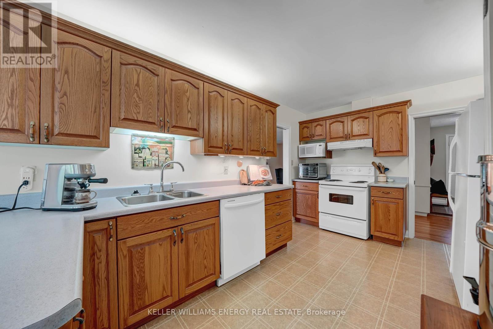 15 Southwood Crescent, Belleville, Ontario  K8N 1X4 - Photo 18 - X12455053