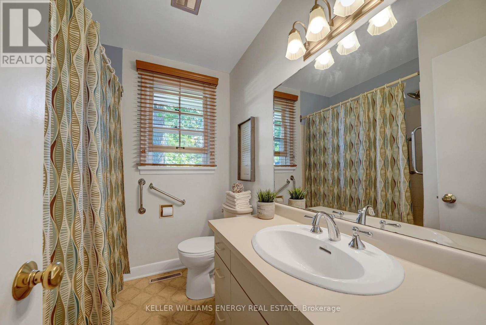 15 Southwood Crescent, Belleville, Ontario  K8N 1X4 - Photo 24 - X12455053