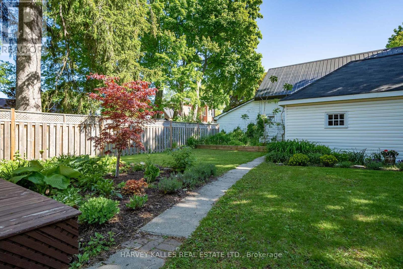 18 Centre Street, Prince Edward County, Ontario  K0K 2T0 - Photo 31 - X12456770