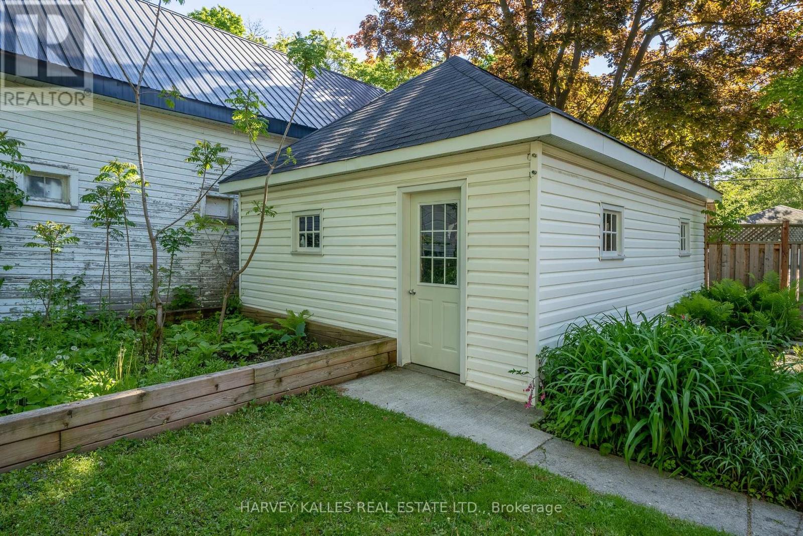 18 Centre Street, Prince Edward County, Ontario  K0K 2T0 - Photo 32 - X12456770