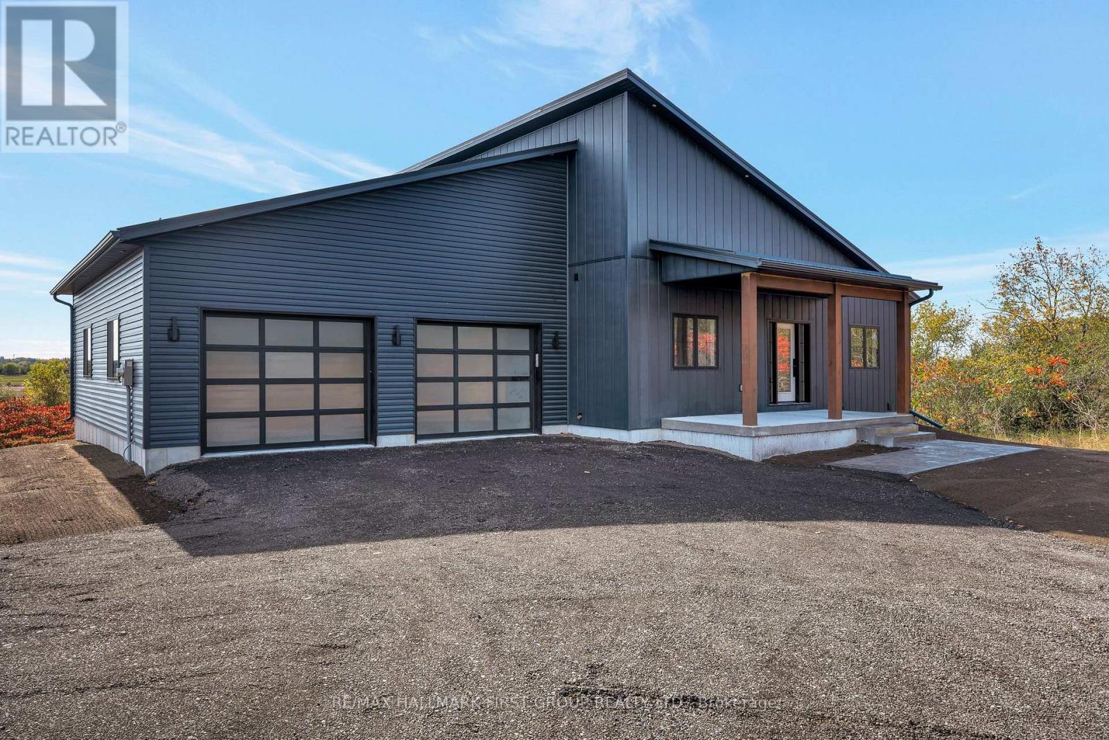 19115 LOYALIST PARKWAY, Prince Edward County, Ontario