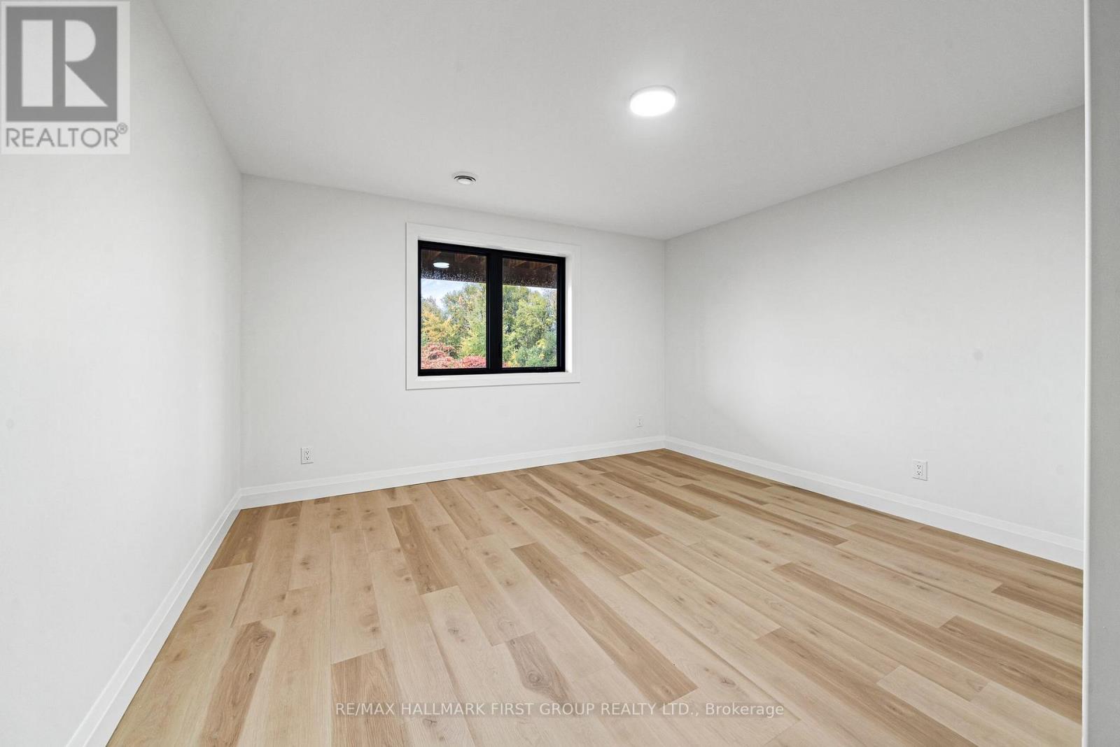 19115 Loyalist Parkway, Prince Edward County, Ontario  K0K 1T0 - Photo 32 - X12457548
