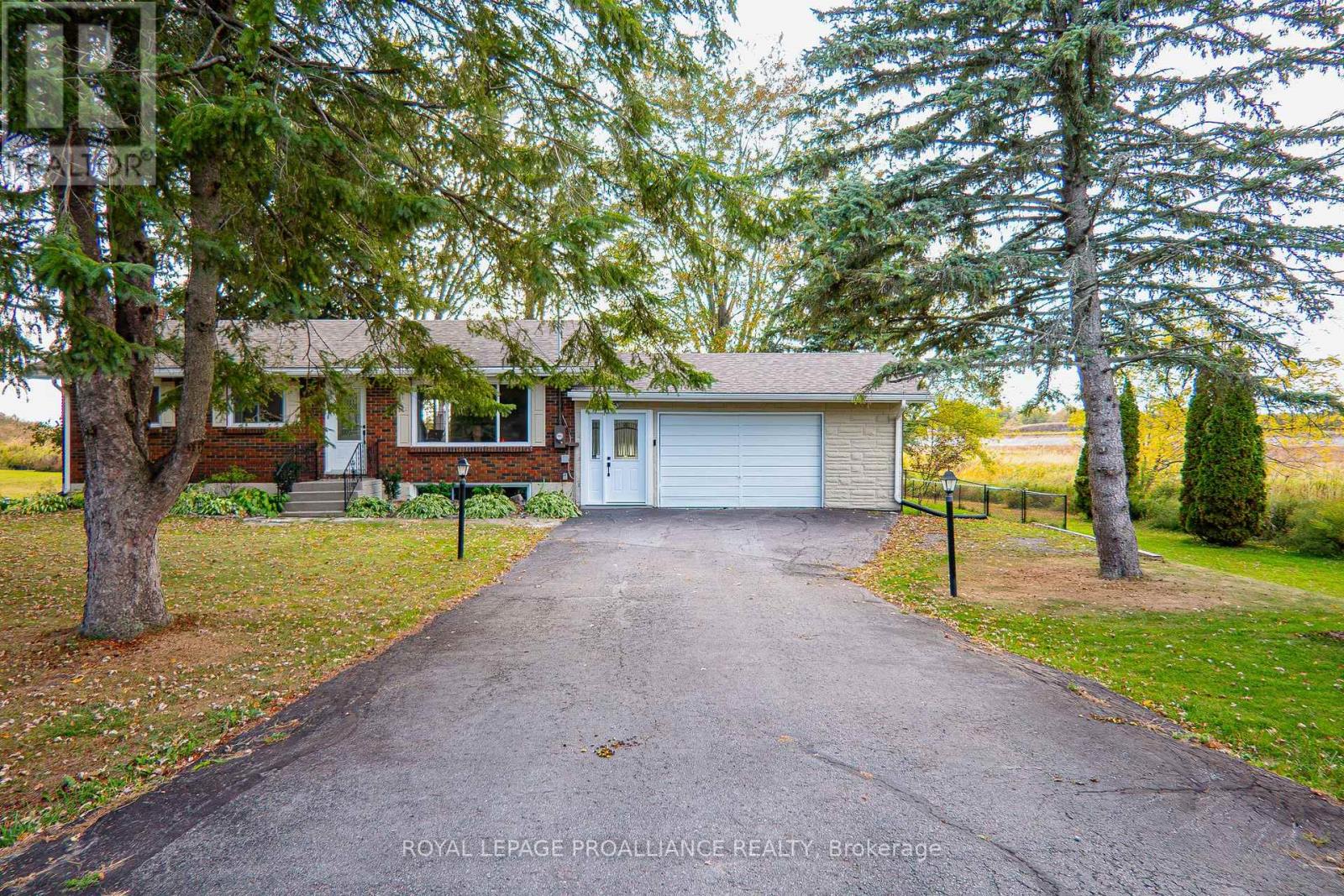 163 Avonlough Road, Belleville, Ontario  K8N 4Z2 - Photo 10 - X12458279