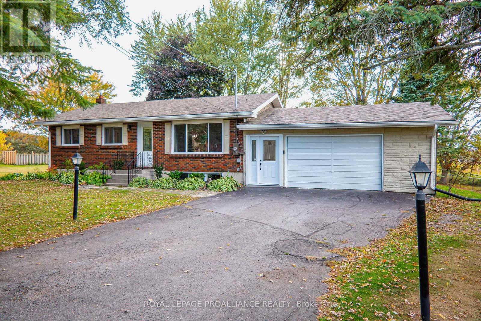 163 Avonlough Road, Belleville, Ontario  K8N 4Z2 - Photo 9 - X12458279