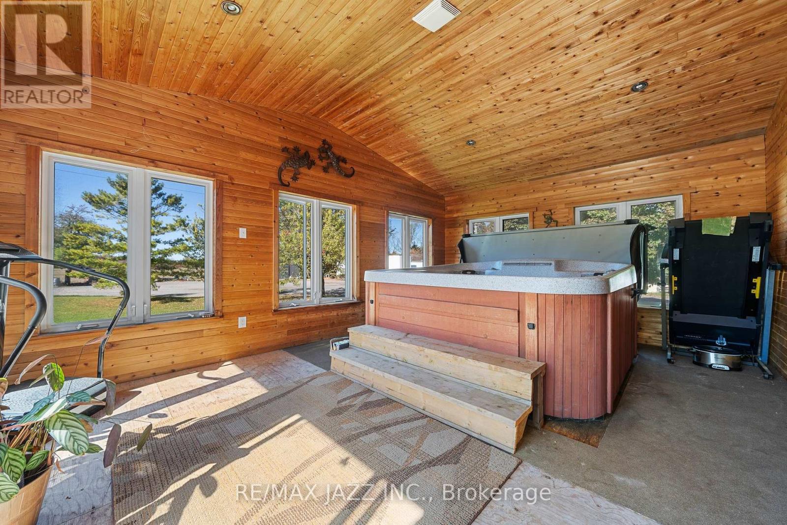 325 County Rd 30 Road, Prince Edward County, Ontario  K0K 1G0 - Photo 15 - X12459713