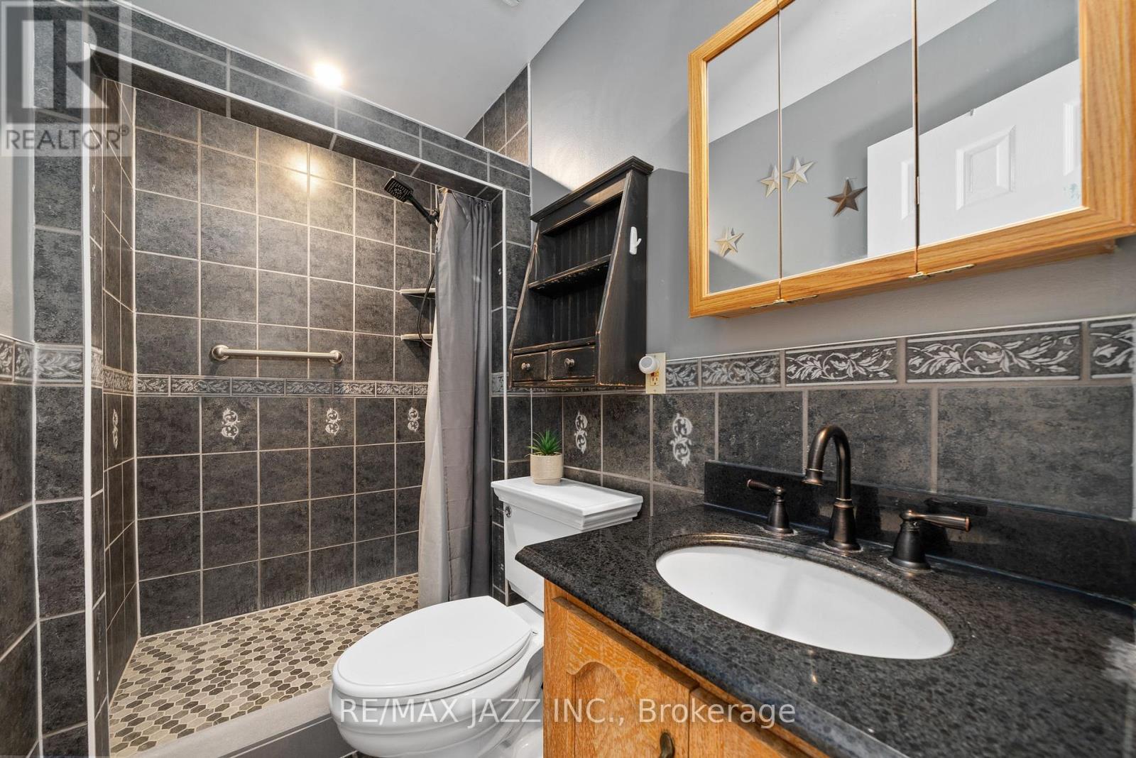 325 County Rd 30 Road, Prince Edward County, Ontario  K0K 1G0 - Photo 21 - X12459713