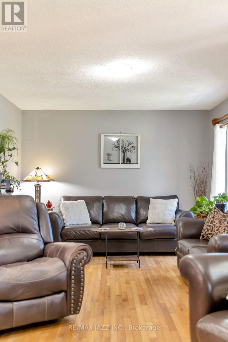 325 County Rd 30 Road, Prince Edward County, Ontario  K0K 1G0 - Photo 6 - X12459713