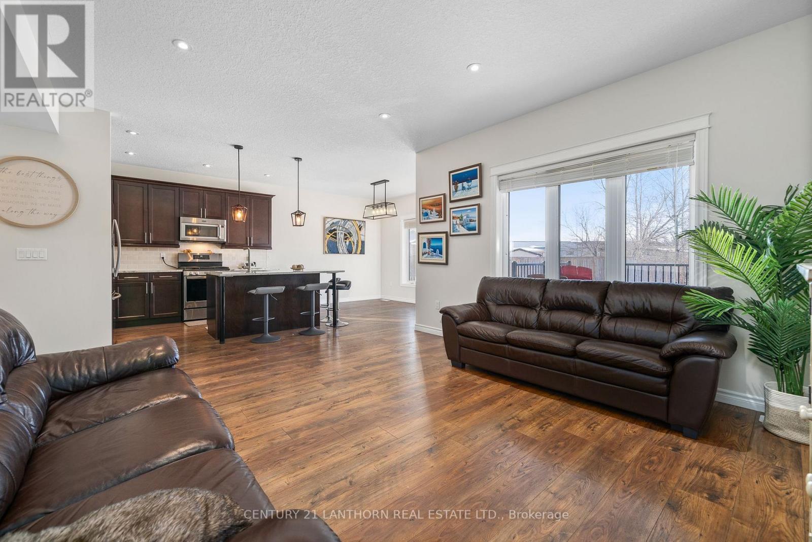 23 Glenwood Street, Quinte West, Ontario  K0K 2C0 - Photo 13 - X12459758