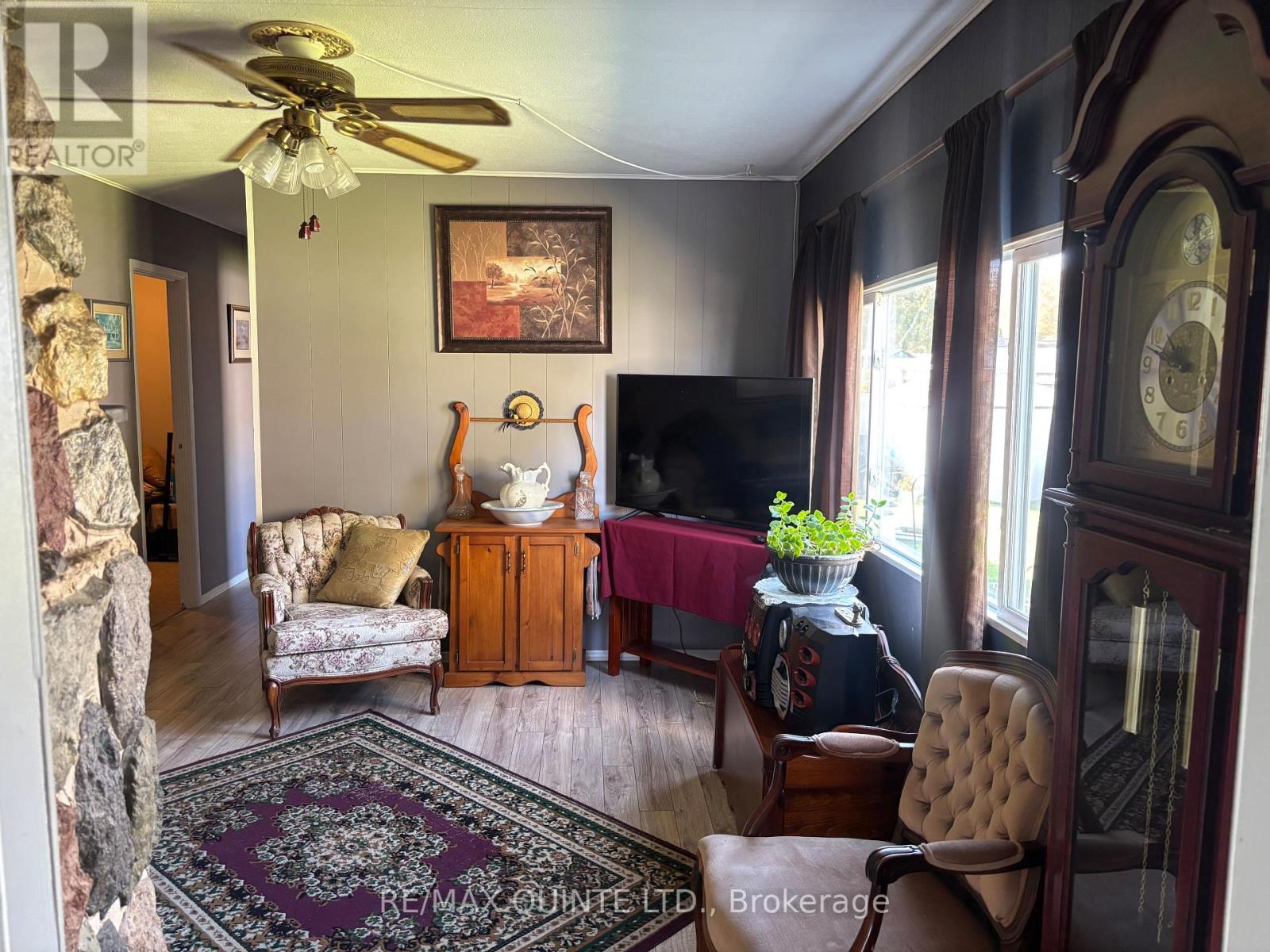 151 - 63 Whites Road, Quinte West, Ontario  K8P 5P5 - Photo 8 - X12460165