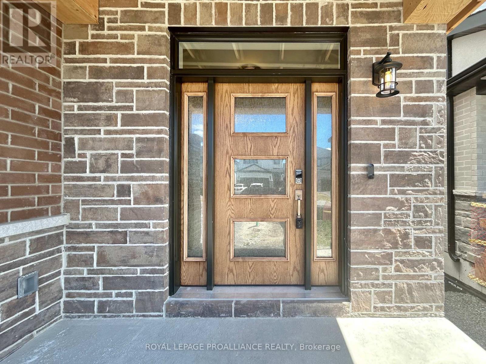 14 Peace River Street, Belleville, Ontario  K8N 0V6 - Photo 2 - X12463971