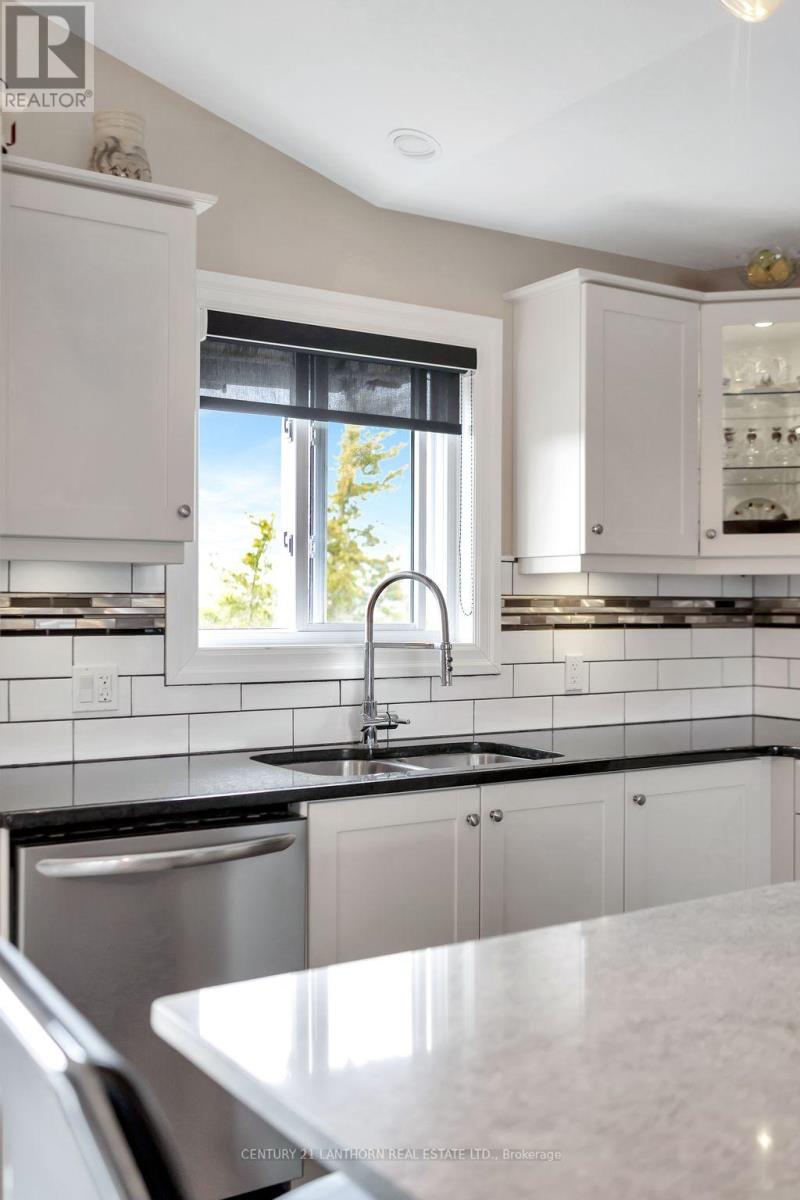 32 Stinson Block Road, Prince Edward County, Ontario  K0K 1T0 - Photo 9 - X12464238