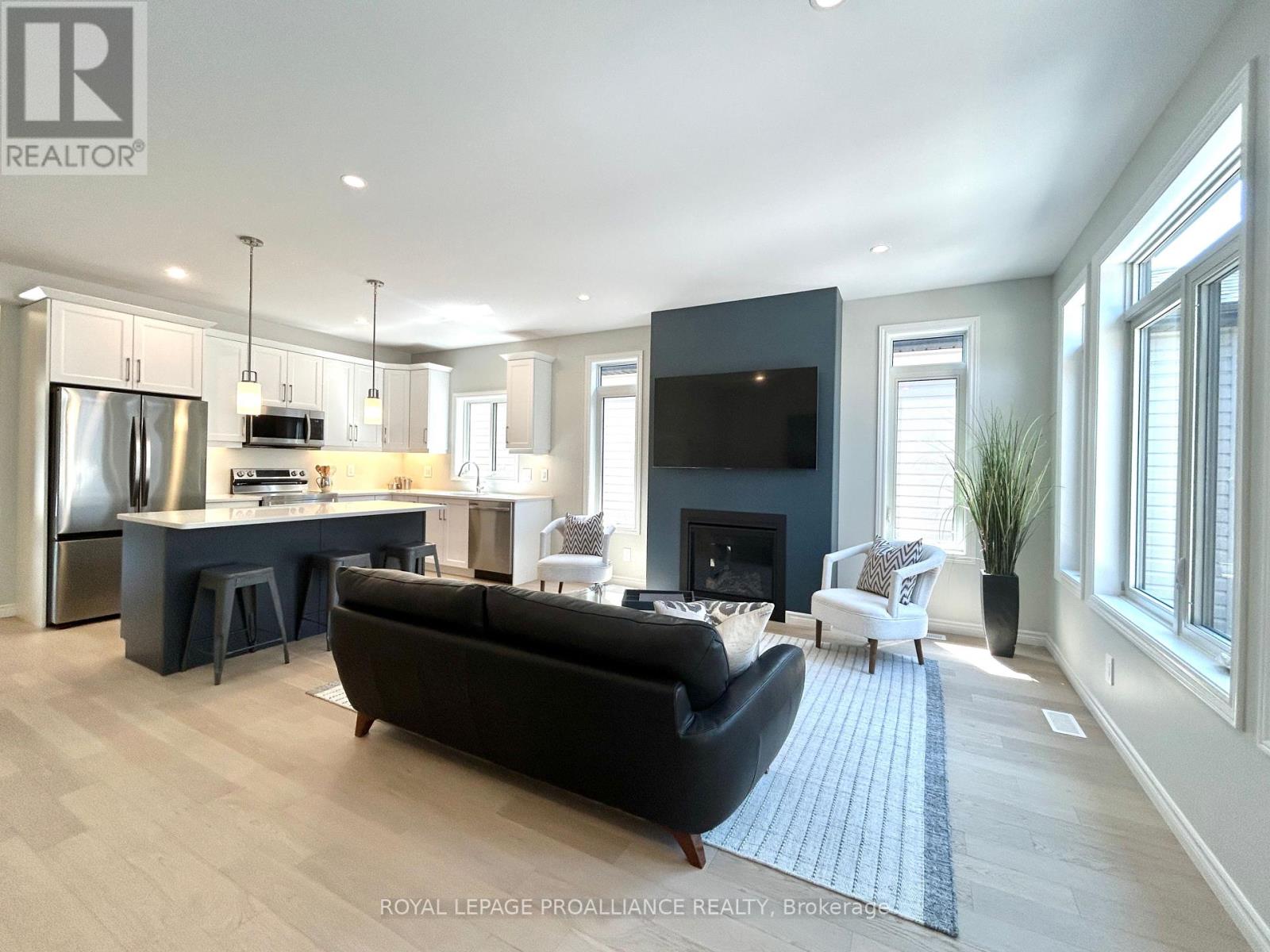 79 Athabaska Drive, Belleville, Ontario  K8N 0T1 - Photo 10 - X12466521