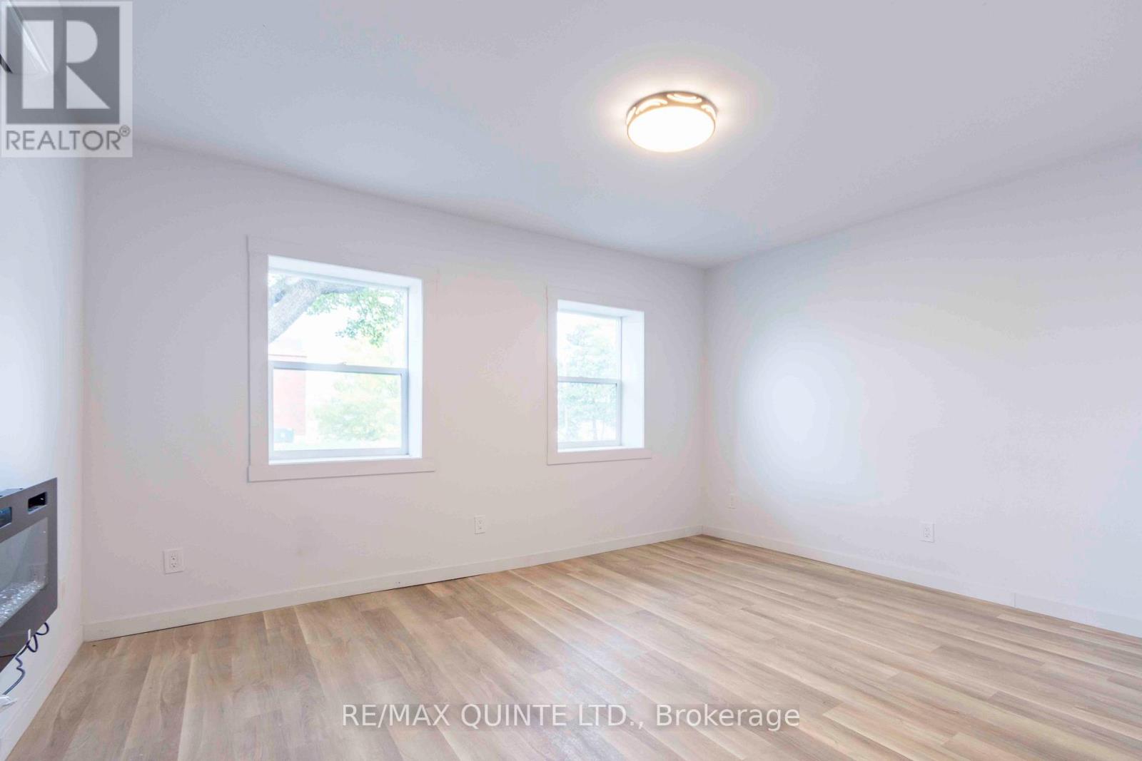 19 & 21 Railway Terrace, Belleville, Ontario  K8N 2R8 - Photo 11 - X12467500