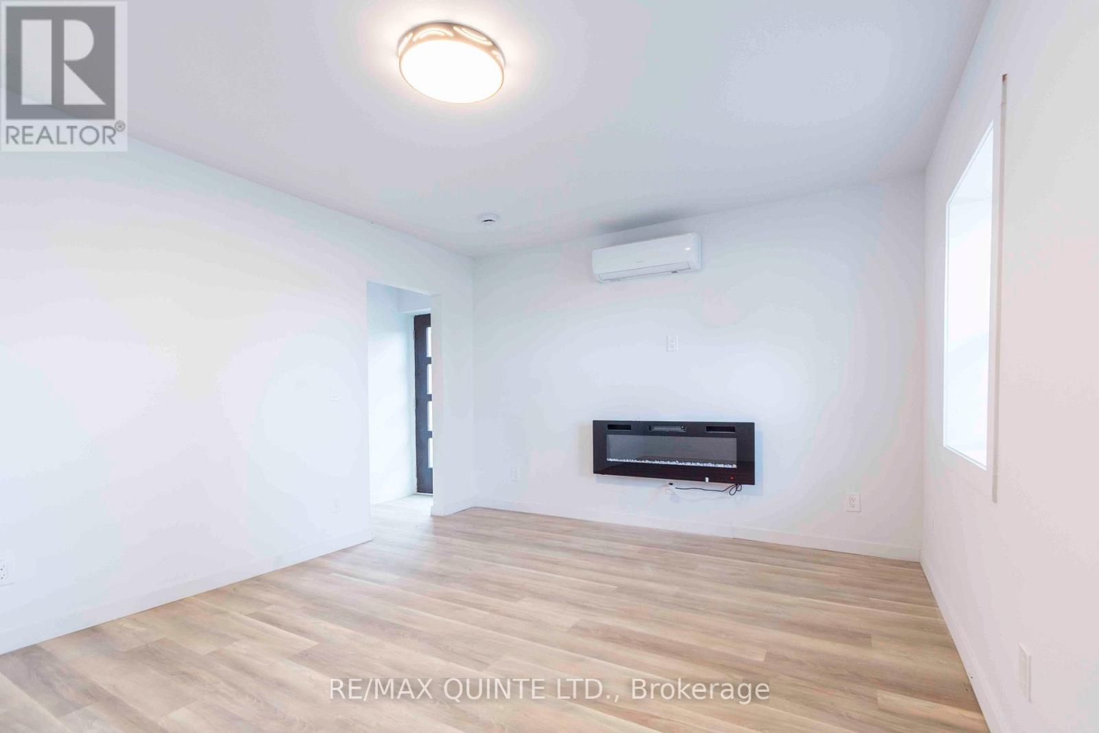 19 & 21 Railway Terrace, Belleville, Ontario  K8N 2R8 - Photo 12 - X12467500