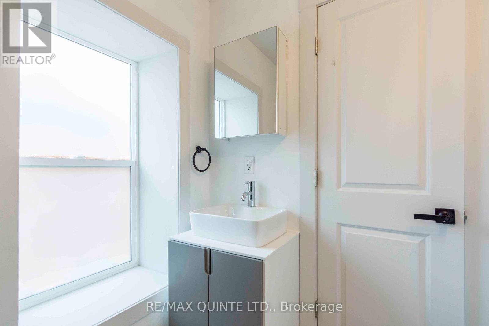19 & 21 Railway Terrace, Belleville, Ontario  K8N 2R8 - Photo 17 - X12467500