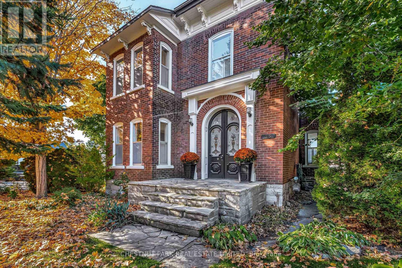 25 PICTON MAIN STREET, Prince Edward County, Ontario