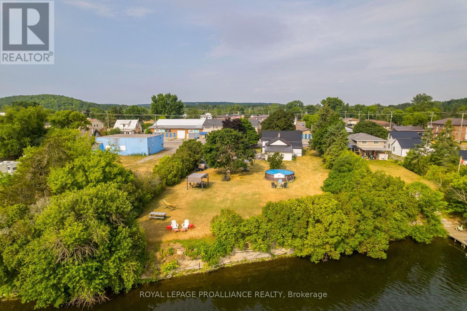 113 South Trent Street, Quinte West, Ontario  K0K 2C0 - Photo 11 - X12470314