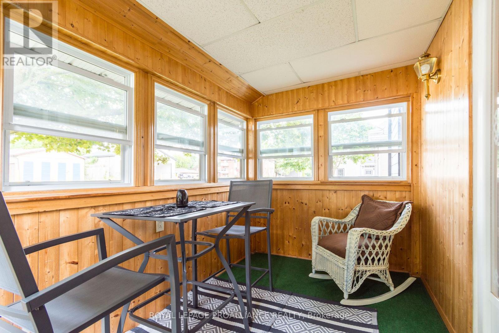 113 South Trent Street, Quinte West, Ontario  K0K 2C0 - Photo 13 - X12470314