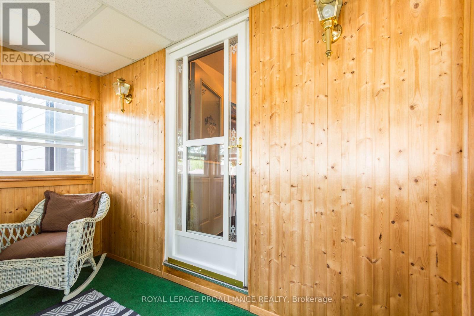 113 South Trent Street, Quinte West, Ontario  K0K 2C0 - Photo 14 - X12470314